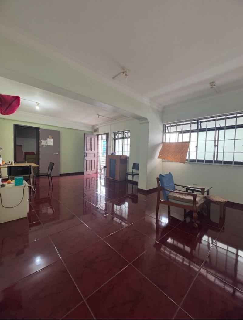 HDB Apartment for Sale, 337 Sembawang Crescent HDB Apartment For Sale, $530,000, 3 Bed 2 Bath 1,076 sqft $493.00 psf, SGD 530,000 | 99-year Leasehold