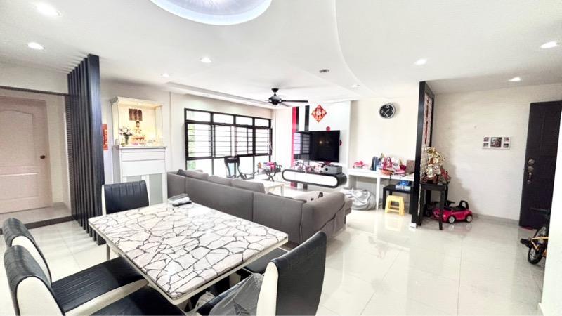 Prop-GPT: HDB Apartment: D19  186D Rivervale Drive