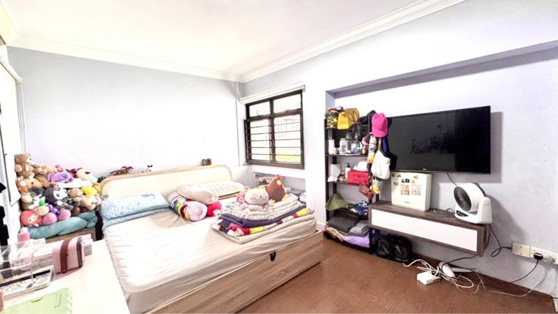 HDB Apartment for Sale, 186D Rivervale Drive HDB Apartment For Sale, $658,000, 3 Bed 2 Bath 1,173 sqft $561.00 psf, SGD 658,000 | 99-year Leasehold
