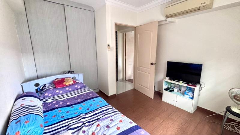 HDB Apartment for Sale, 186D Rivervale Drive HDB Apartment For Sale, $658,000, 3 Bed 2 Bath 1,173 sqft $561.00 psf, SGD 658,000 | 99-year Leasehold