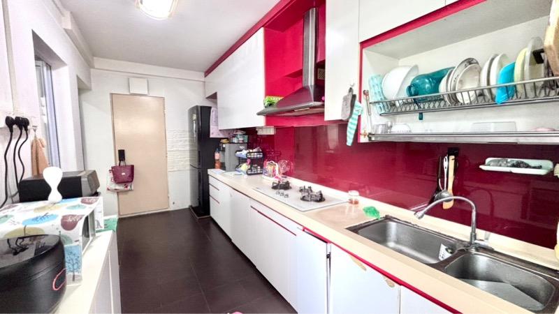 HDB Apartment for Sale, 186D Rivervale Drive HDB Apartment For Sale, $658,000, 3 Bed 2 Bath 1,173 sqft $561.00 psf, SGD 658,000 | 99-year Leasehold