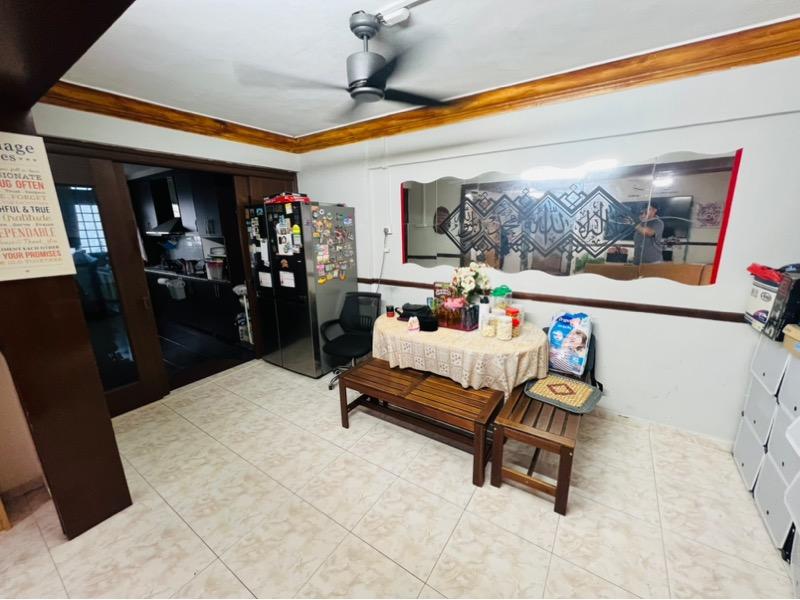 HDB Apartment for Sale: Yishun, D27, 760757