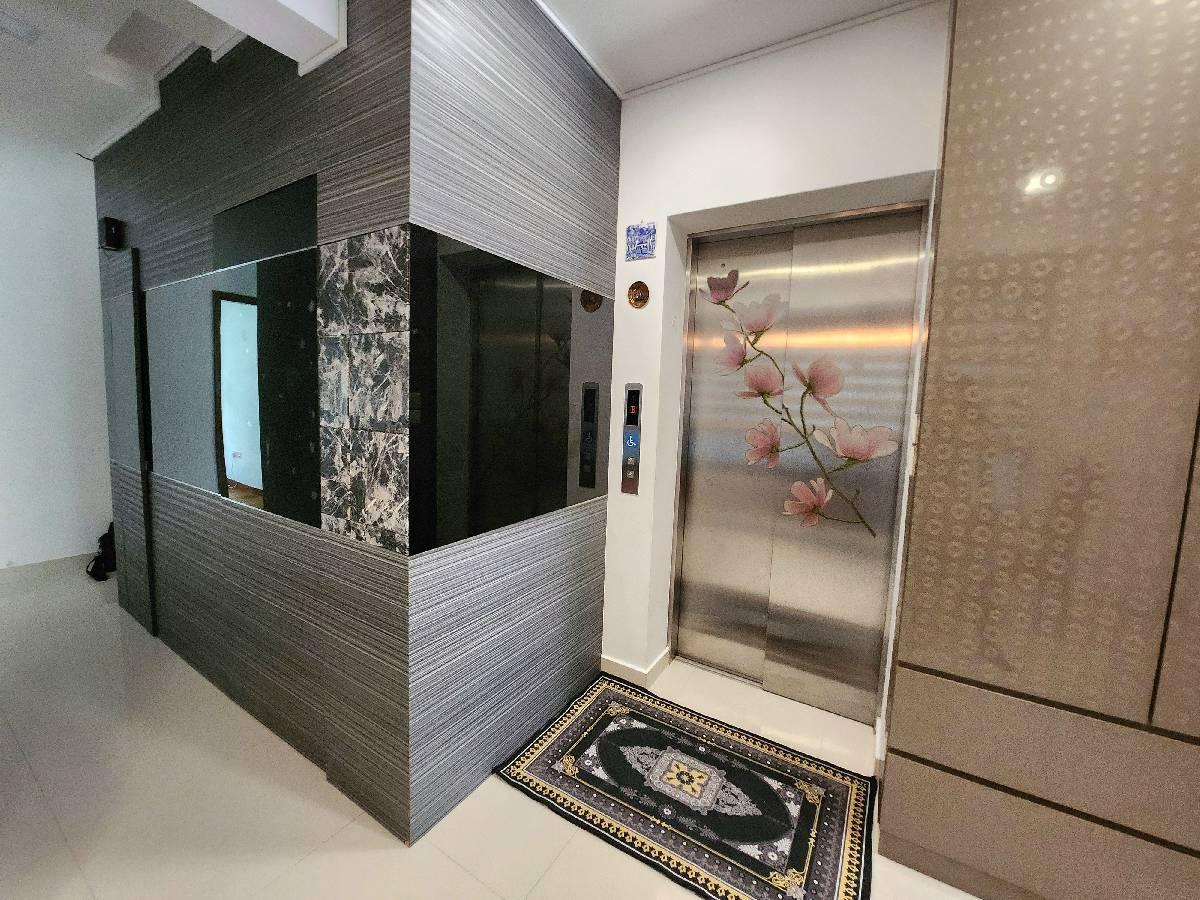 Condominium for Sale, Coastal Breeze Residences Condominium For Sale, $1,380,000, 3 Bed 2 Bath 1,173 sqft $1,176.00 psf, SGD 1,380,000 | 99-year Leasehold