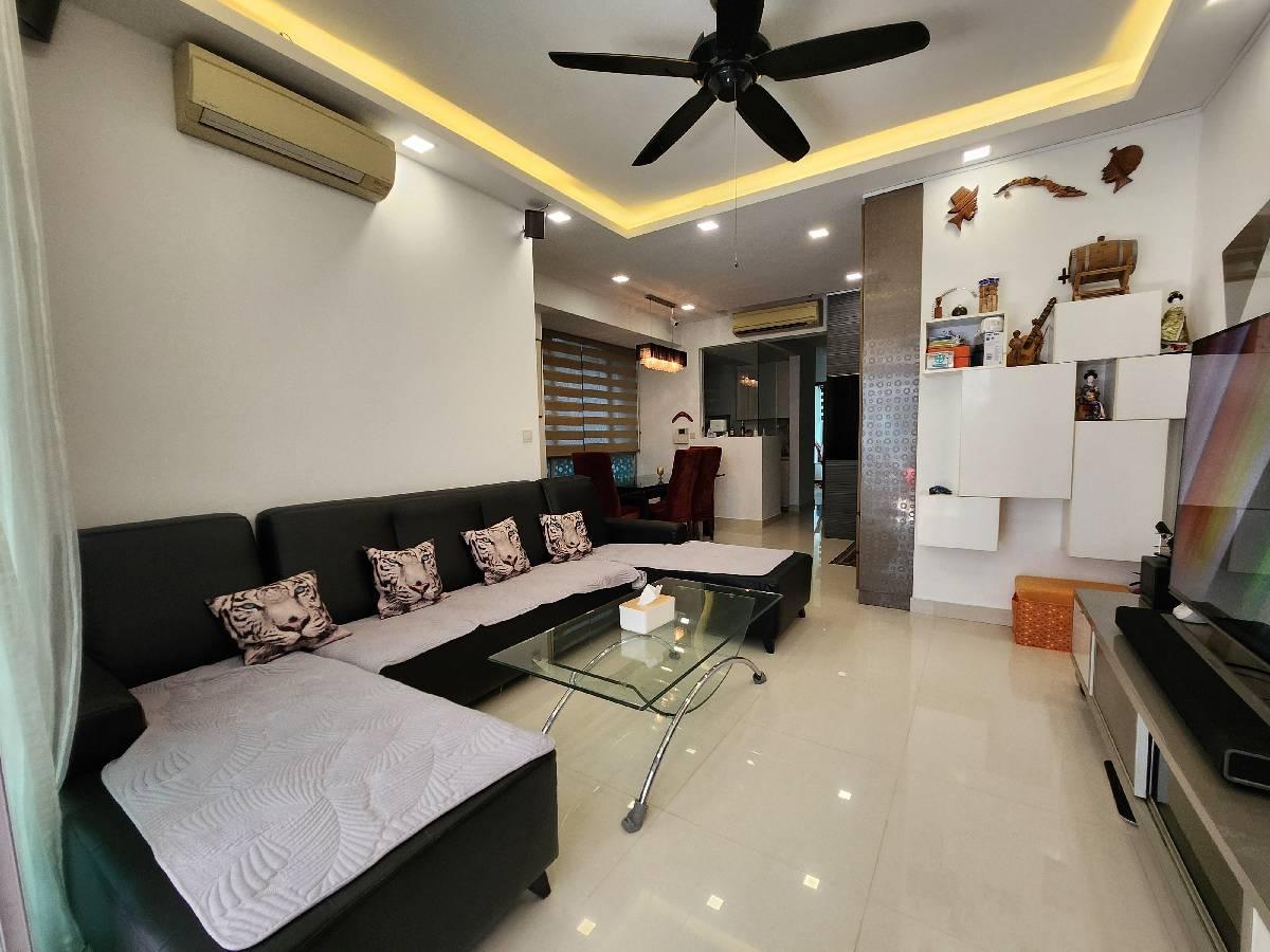 Condominium for Sale, Coastal Breeze Residences Condominium For Sale, $1,380,000, 3 Bed 2 Bath 1,173 sqft $1,176.00 psf, SGD 1,380,000 | 99-year Leasehold