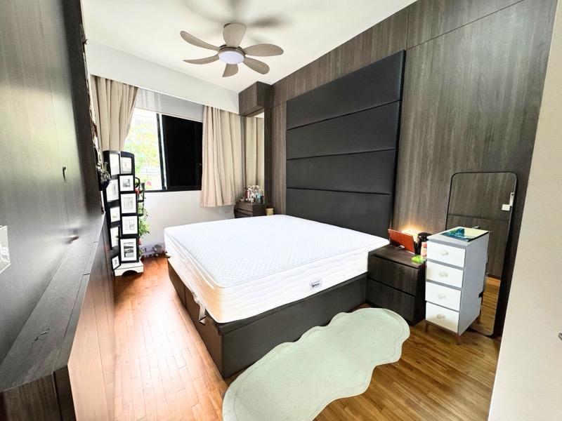 Prop-GPT: Apartment: D08  1953
