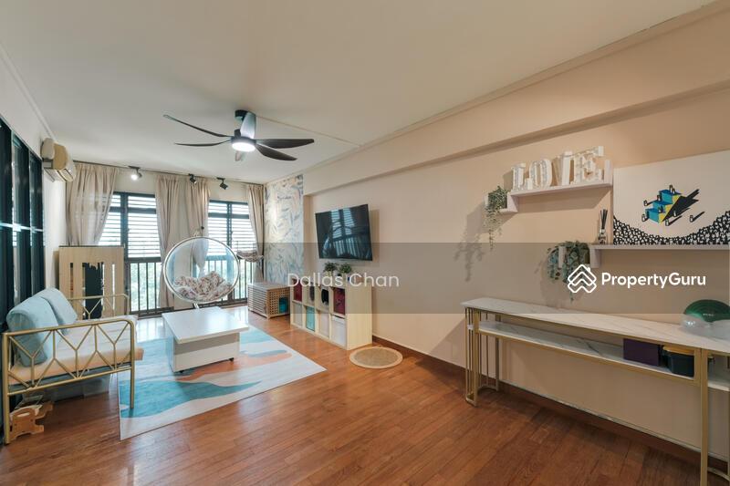 Prop-GPT: HDB Flat: D19  189B Rivervale Drive