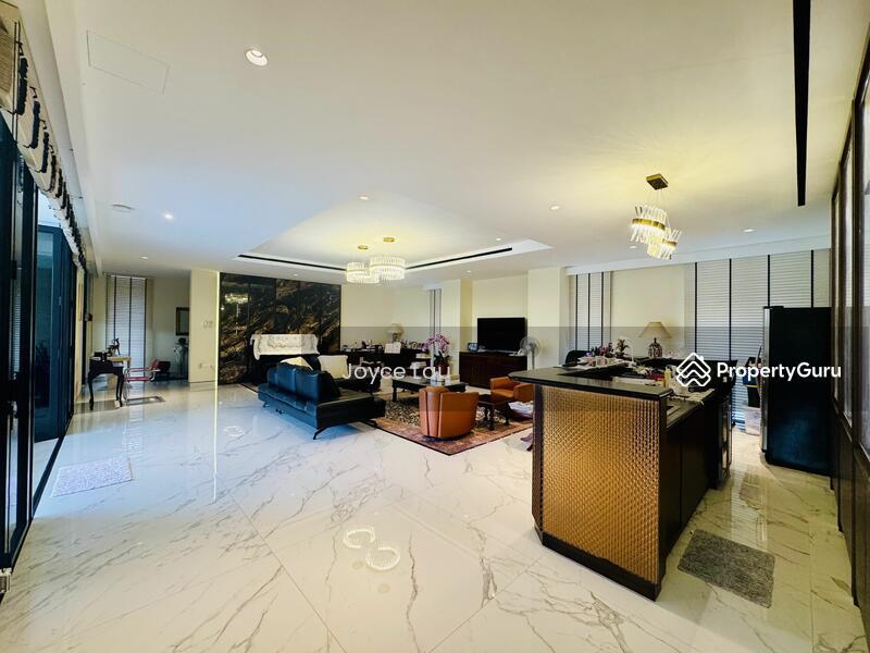 Prop-GPT: Bungalow - Good Class: D23  Own this House! Like brand new, Good Class Bungalow, Perfect home for multi generation.