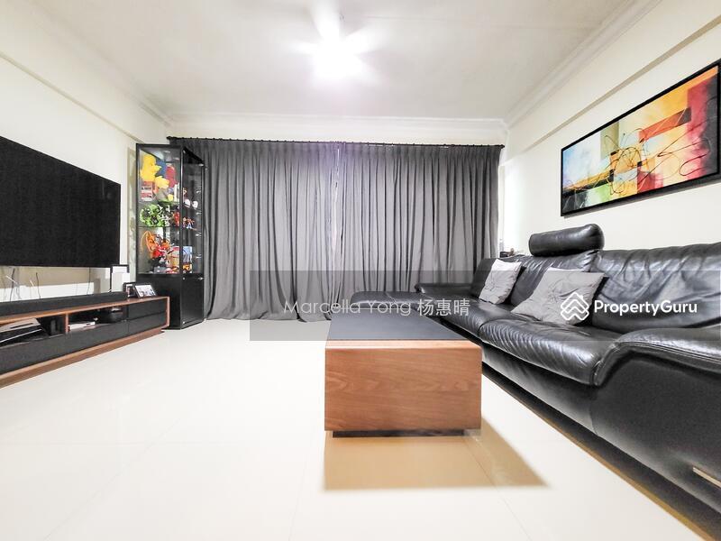 Prop-GPT: HDB Flat: D19  654 Hougang Avenue 8