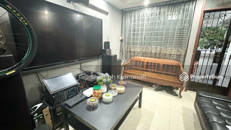 Prop-GPT: HDB Flat: D14  328 Ubi Avenue 1