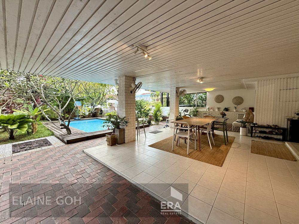Prop-GPT: Semi-Detached: D19  Crowhurst Drive For Sale