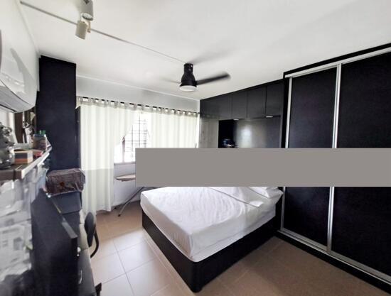 HDB Apartment for Sale, 350 Choa Chu Kang Central HDB Apartment For Sale, $900,000, 4 Bed 3 Bath 1,593 sqft $565.00 psf, SGD 900,000 | 99-year Leasehold
