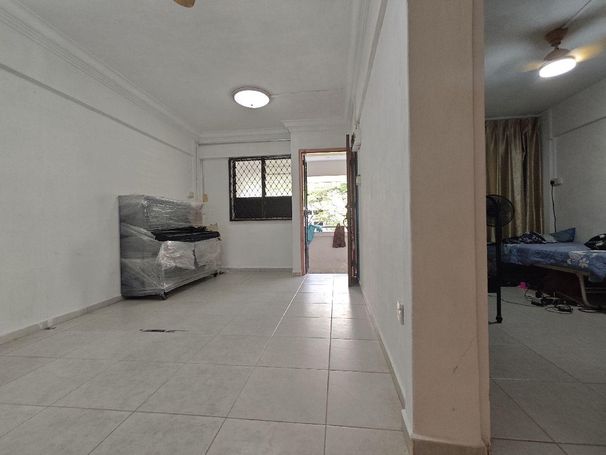 Prop-GPT: HDB Apartment: D16  527 Bedok North Street 3