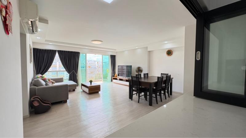 HDB Apartment for Sale, 296C Bukit Batok Street 22 HDB Apartment For Sale, $1,088,000, 3 Bed 2 Bath 1,237 sqft $880.00 psf, SGD 1,088,000 | 99-year Leasehold