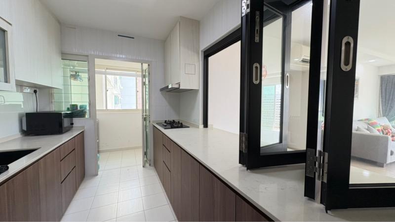 HDB Apartment for Sale, 296C Bukit Batok Street 22 HDB Apartment For Sale, $1,088,000, 3 Bed 2 Bath 1,237 sqft $880.00 psf, SGD 1,088,000 | 99-year Leasehold