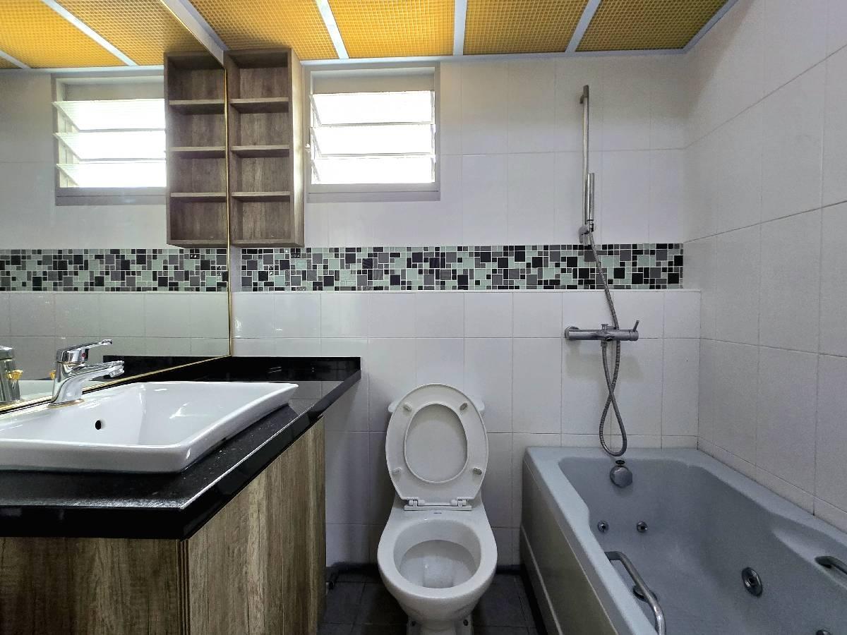 HDB Apartment for Sale: D19, 542327