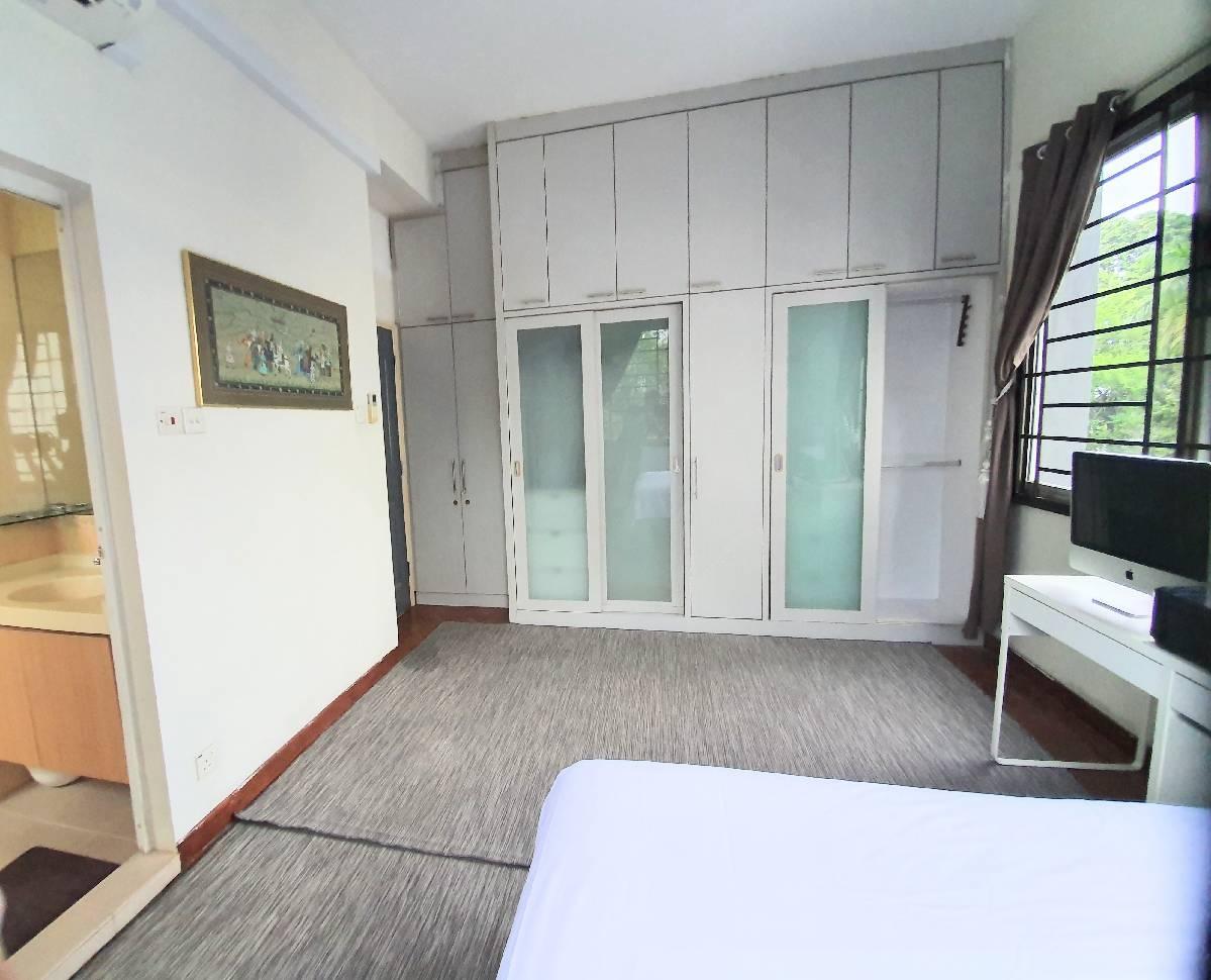 Apartment for Sale, Orchard Court Apartment For Sale, $2,500,000, 4 Bed 3 Bath 1,453 sqft $1,721.00 psf, SGD 2,500,000 | 99-year Leasehold