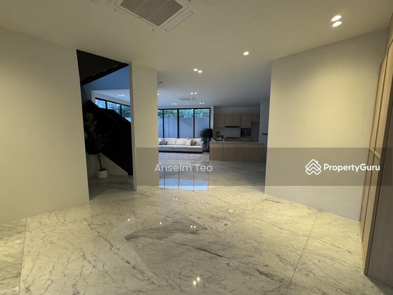 Prop-GPT: Corner Terrace: D14  ?Eminence Landed? Kembangan Lengkong Dua Brand New Corner T