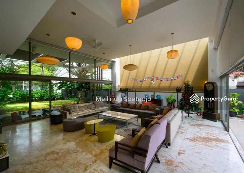 Prop-GPT: Detached: D15  Margate Meyer Vicinity Bungalow 2.5 storey + basement + courtyard