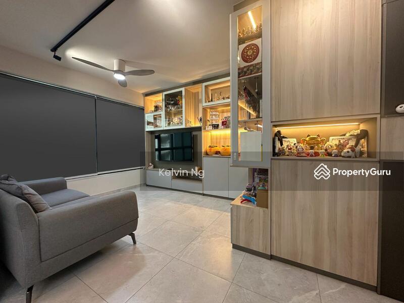 Prop-GPT: HDB Flat: D27 Yishun 462D Blossom Spring @ Yishun