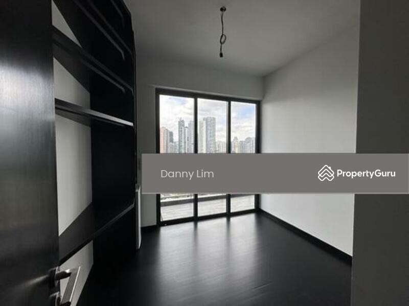 Prop-GPT: Condominium: D10  120 Grange