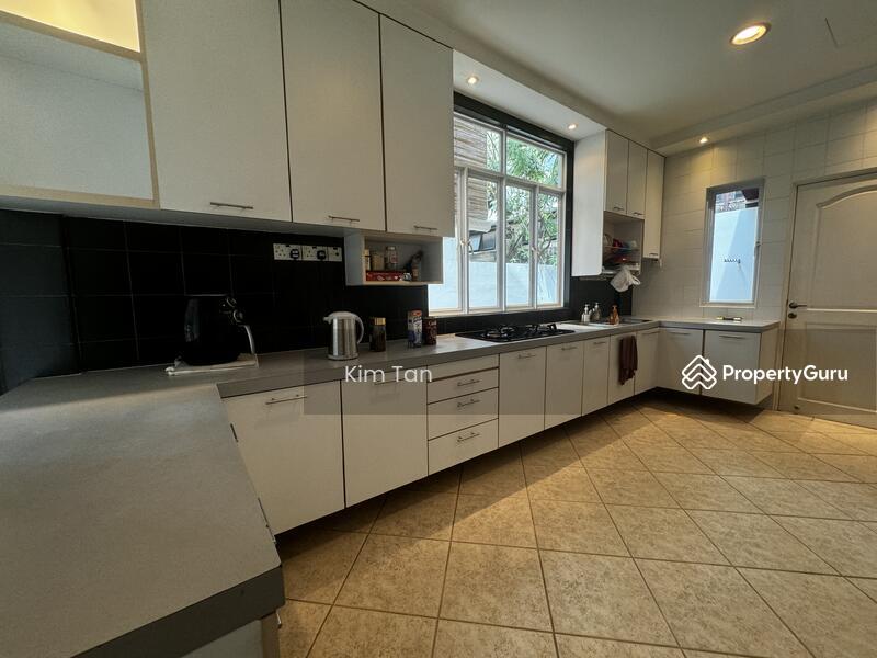 Prop-GPT: Semi-Detached: D19  ?D19?Investor's Choice Serangoon Gardens: 3 Storey Semi-Detached