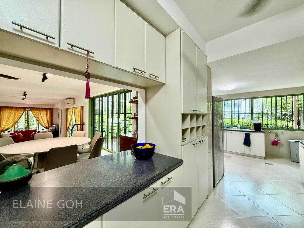 Prop-GPT: Semi-Detached: D10  Mount Sinai For Sale