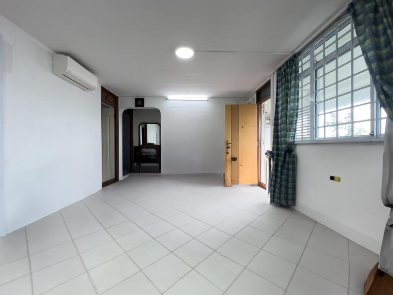 Prop-GPT: HDB Apartment: D27 Yishun 289 Yishun Avenue 6