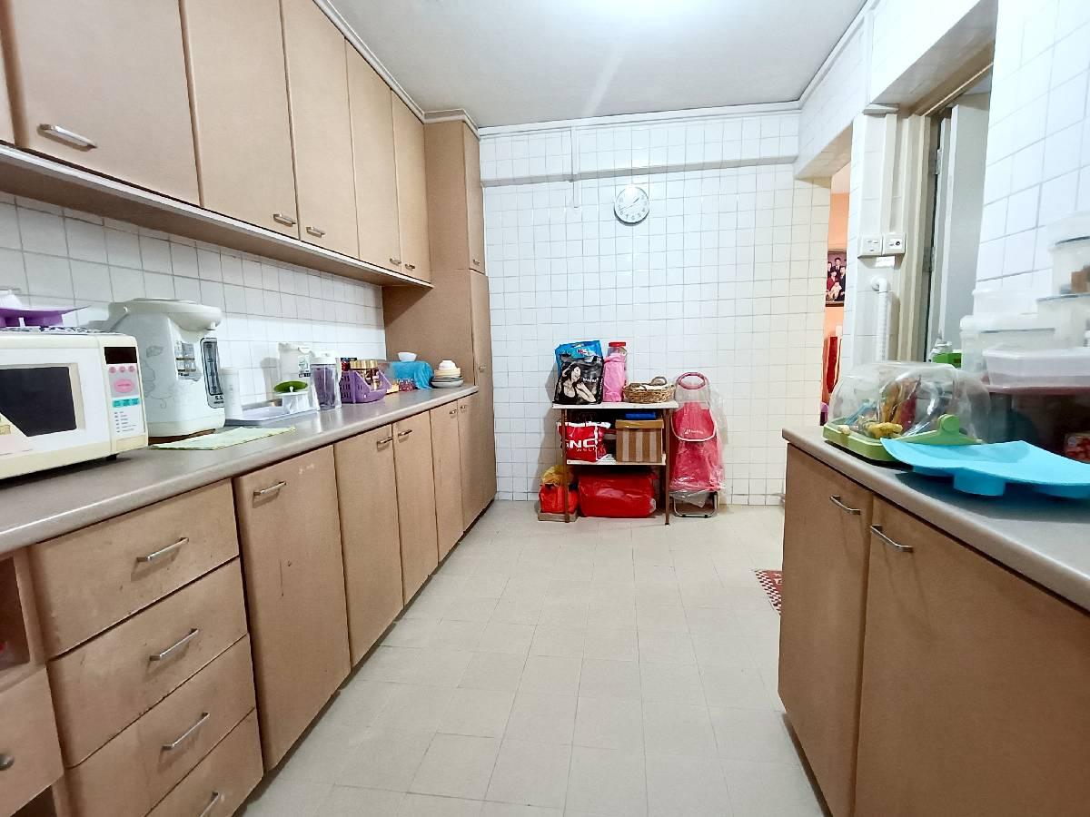 HDB Apartment for Sale, 53 Telok Blangah Drive HDB Apartment For Sale, $820,000, 3 Bed 2 Bath 1,270 sqft $646.00 psf, SGD 820,000 | 99-year Leasehold