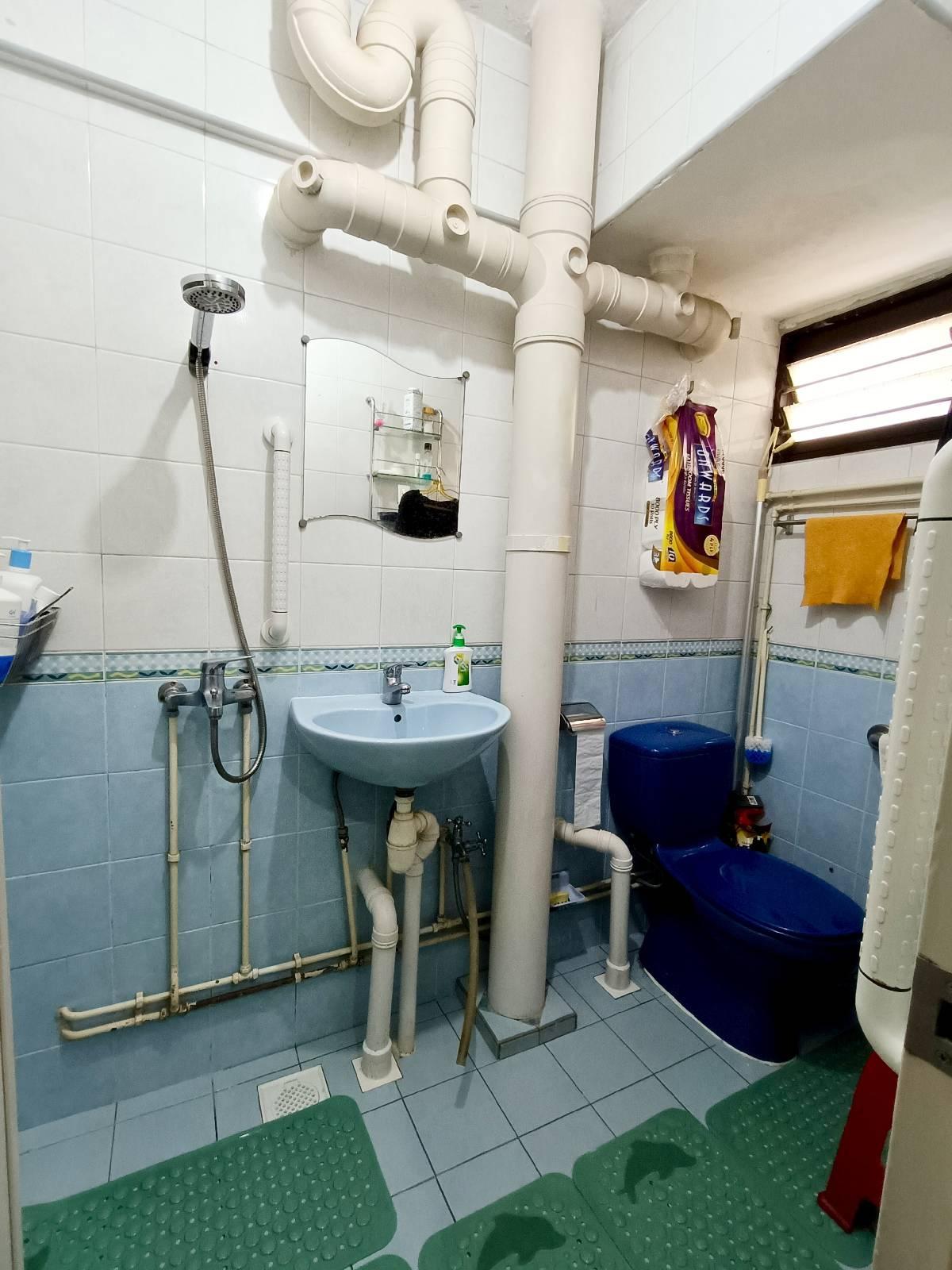 HDB Apartment for Sale, 53 Telok Blangah Drive HDB Apartment For Sale, $820,000, 3 Bed 2 Bath 1,270 sqft $646.00 psf, SGD 820,000 | 99-year Leasehold