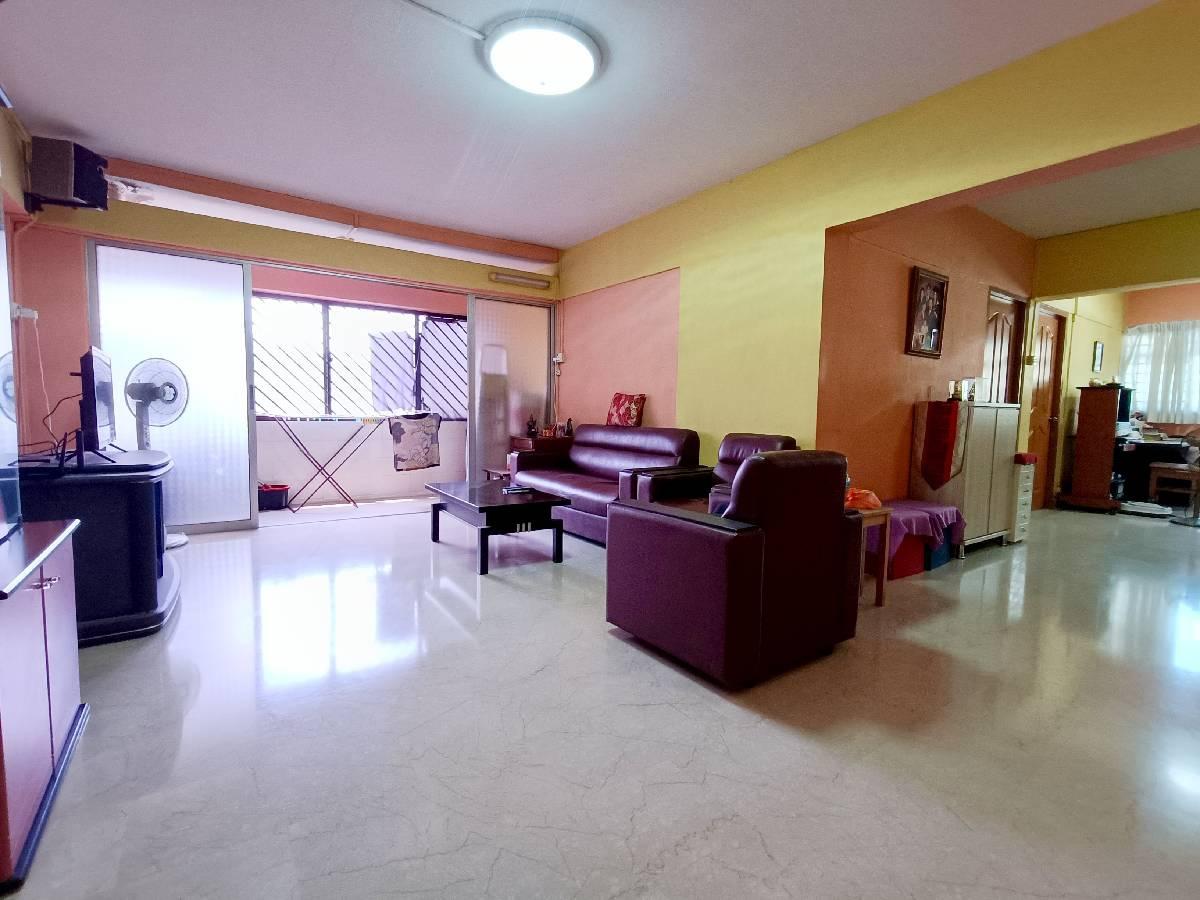 HDB Apartment for Sale, 53 Telok Blangah Drive HDB Apartment For Sale, $820,000, 3 Bed 2 Bath 1,270 sqft $646.00 psf, SGD 820,000 | 99-year Leasehold