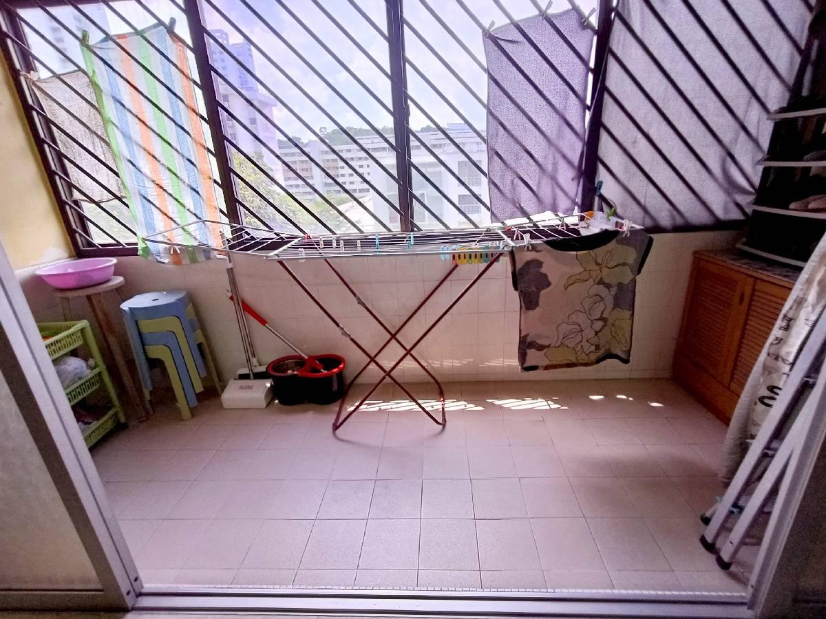 HDB Apartment for Sale, 53 Telok Blangah Drive HDB Apartment For Sale, $820,000, 3 Bed 2 Bath 1,270 sqft $646.00 psf, SGD 820,000 | 99-year Leasehold