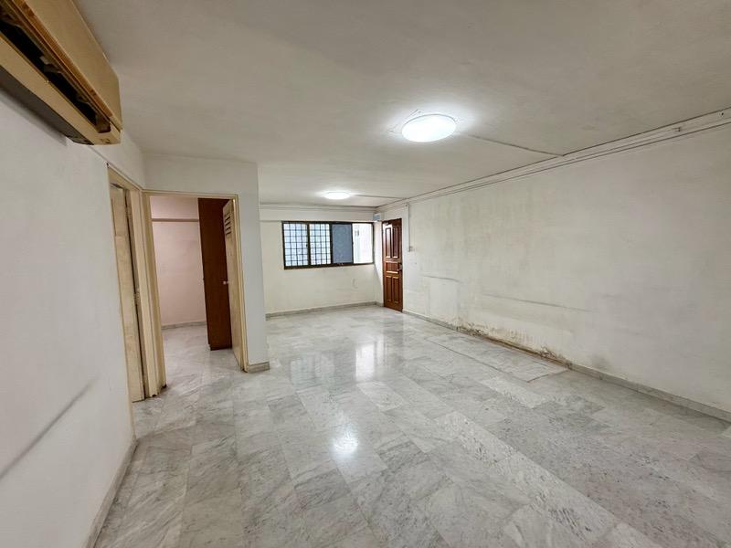 Prop-GPT: HDB Apartment: D27 Yishun 750 Yishun Street 72