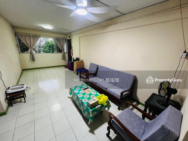 HDB Flat for Sale. , 102 Woodlands Street 13. , SGD 528,000 | 99-year lease. 