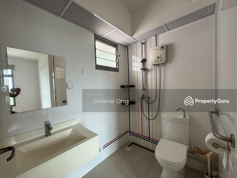 HDB Flat for Sale, 32 Margaret Drive, SGD 938,000 | 99-year lease