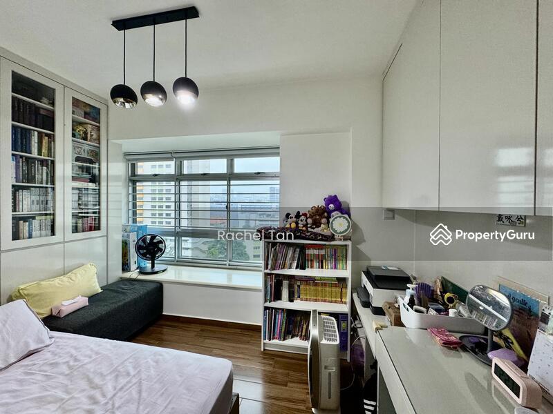 HDB Flat for Sale, 61A Strathmore Avenue, SGD 1,050,000 | 99-year lease