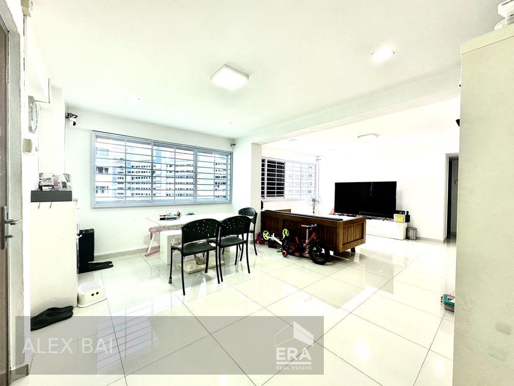 HDB - 3 room for Sale, Choa Chu Kang Avenue 3 286 Choa Chu Kang Avenue 3, SGD 595,000 | Leasehold