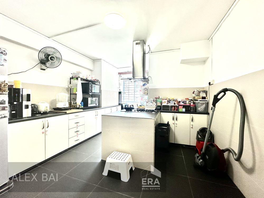 HDB - 3 room for Sale, Choa Chu Kang Avenue 3 286 Choa Chu Kang Avenue 3, SGD 595,000 | Leasehold