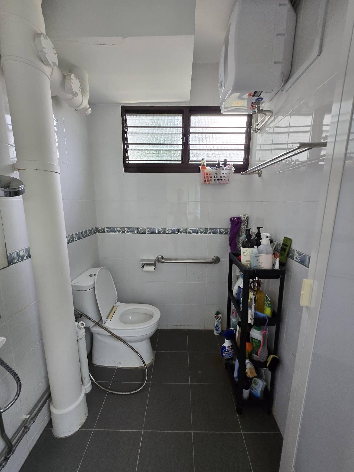 HDB Apartment for Sale: Ang Mo Kio, D20, 560412