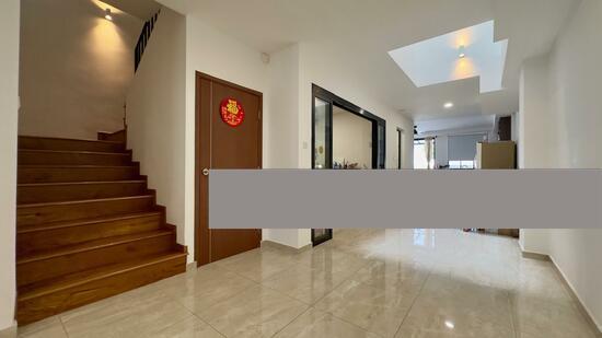 Prop-GPT: Terrace: D19  Jalan Kesoma