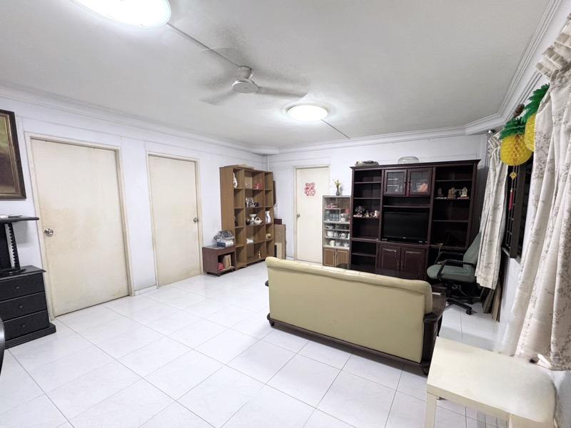Prop-GPT: HDB Apartment: D25  895A Woodlands Drive 50