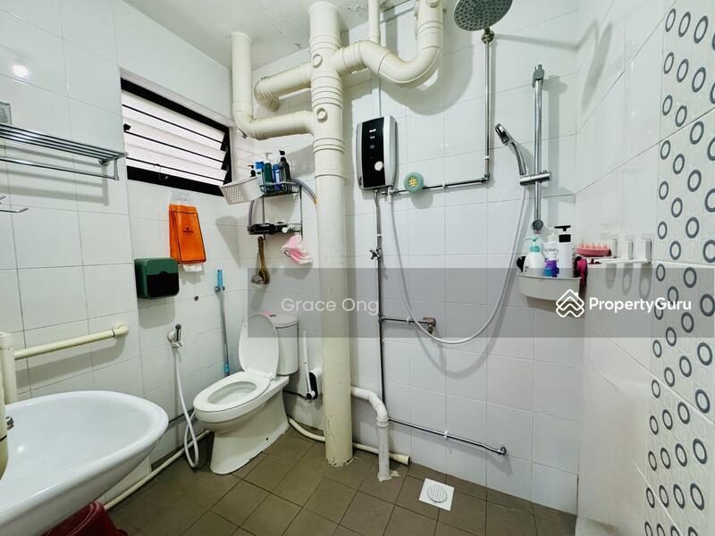 HDB Flat for Sale, 402 Sin Ming Avenue, SGD 978,000 | 99-year lease
