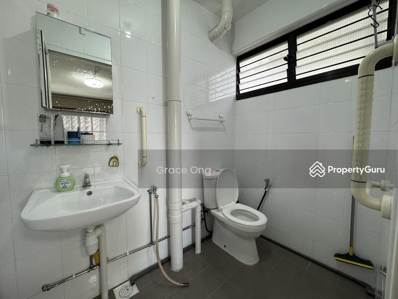 HDB Flat for Sale, 402 Sin Ming Avenue, SGD 978,000 | 99-year lease