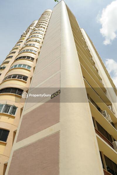 HDB Flat for Sale, 402 Sin Ming Avenue, SGD 978,000 | 99-year lease