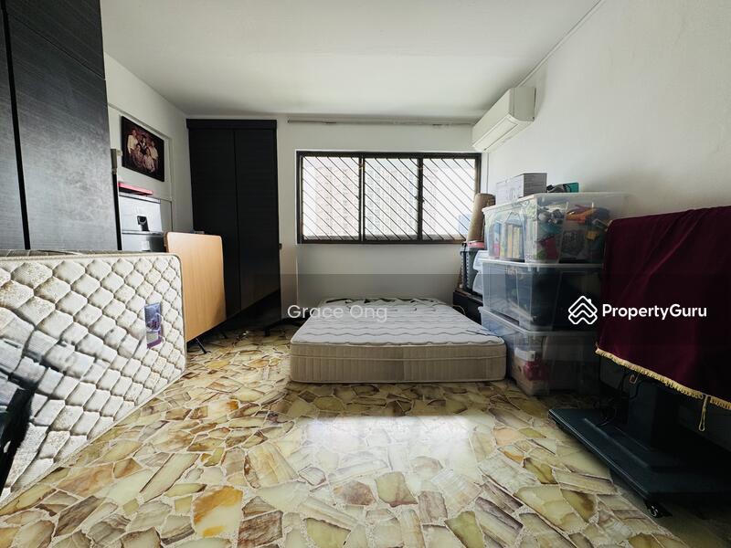 HDB Flat for Sale, 402 Sin Ming Avenue, SGD 978,000 | 99-year lease