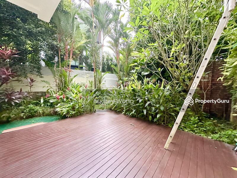 Prop-GPT: Bungalow: D10  Very Cheap! Bungalow in Chatsworth Area
