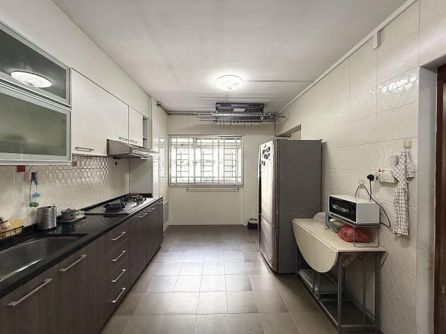 HDB Apartment for Sale: D18, 520894