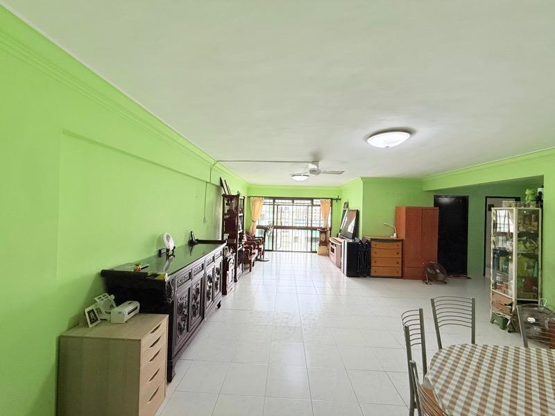 Prop-GPT: HDB Apartment: D25  520 Woodlands Drive 14