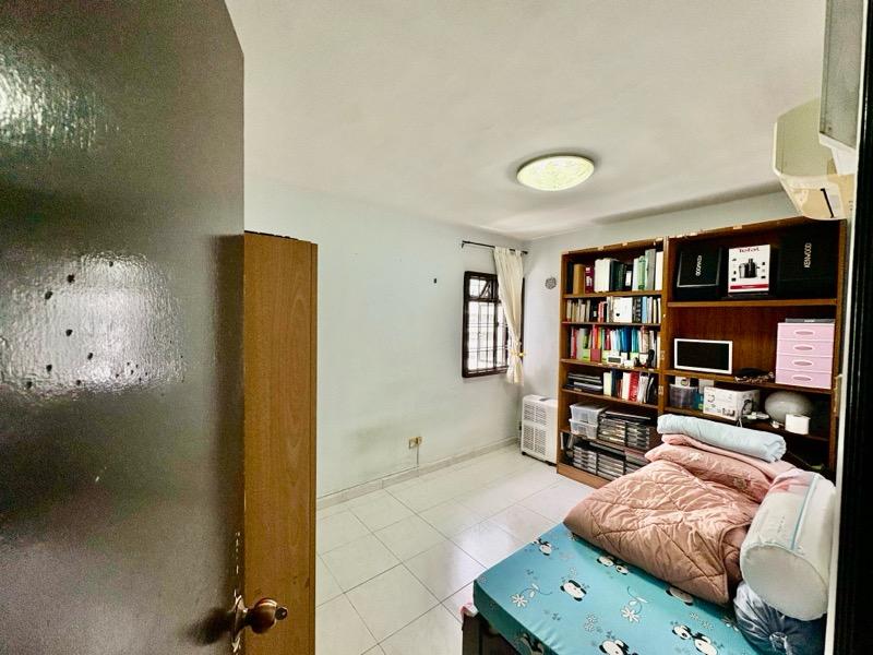 HDB Apartment for Sale, 520 Woodlands Drive 14 HDB Apartment For Sale, $899,999, 4 Bed 2 Bath 1,517 sqft $593.00 psf, SGD 899,999 | 99-year Leasehold