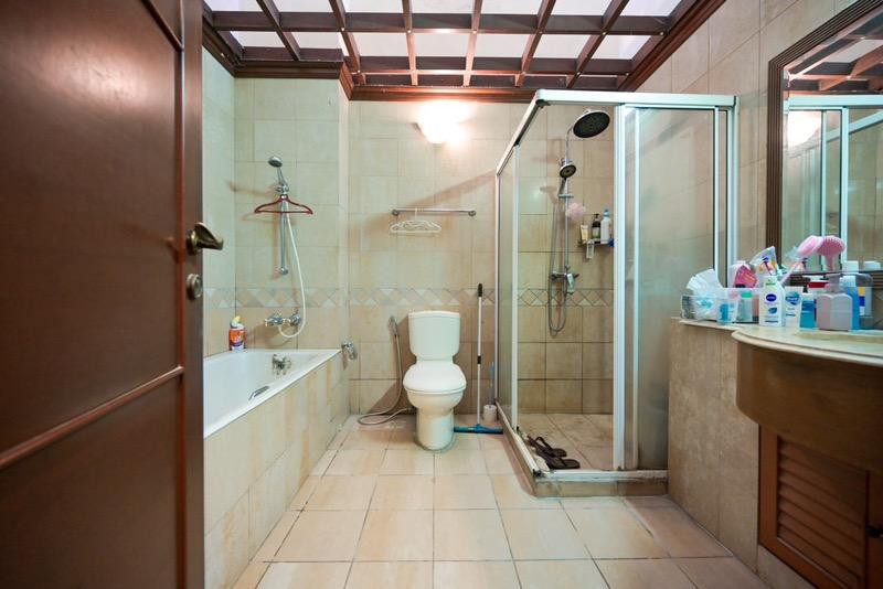 Terrace for Sale, Park Villas Terraced House For Sale, $2,897,000, 6 Bed 5 Bath 2,300 sqft $1,794.00 psf, SGD 2,897,000 | 99-year Leasehold