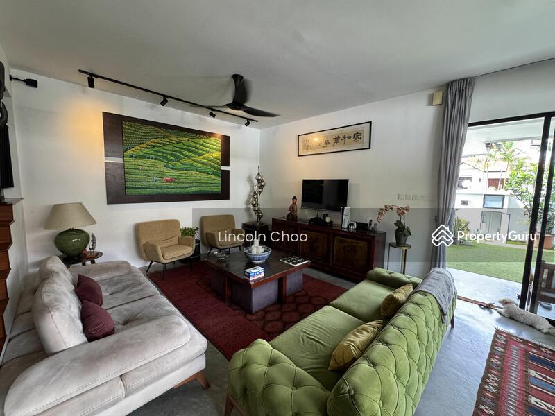 Prop-GPT: Corner Terrace: D10  Watten Drive